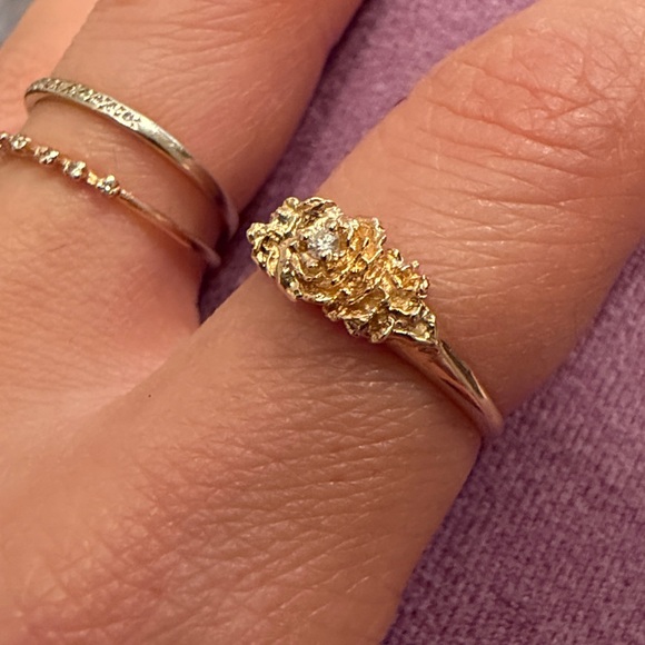 Laurie Fleming Jewelry - Laurie Fleming Old Garden Rose Signet Ring size 6 CATBIRD floral gold ring 14K